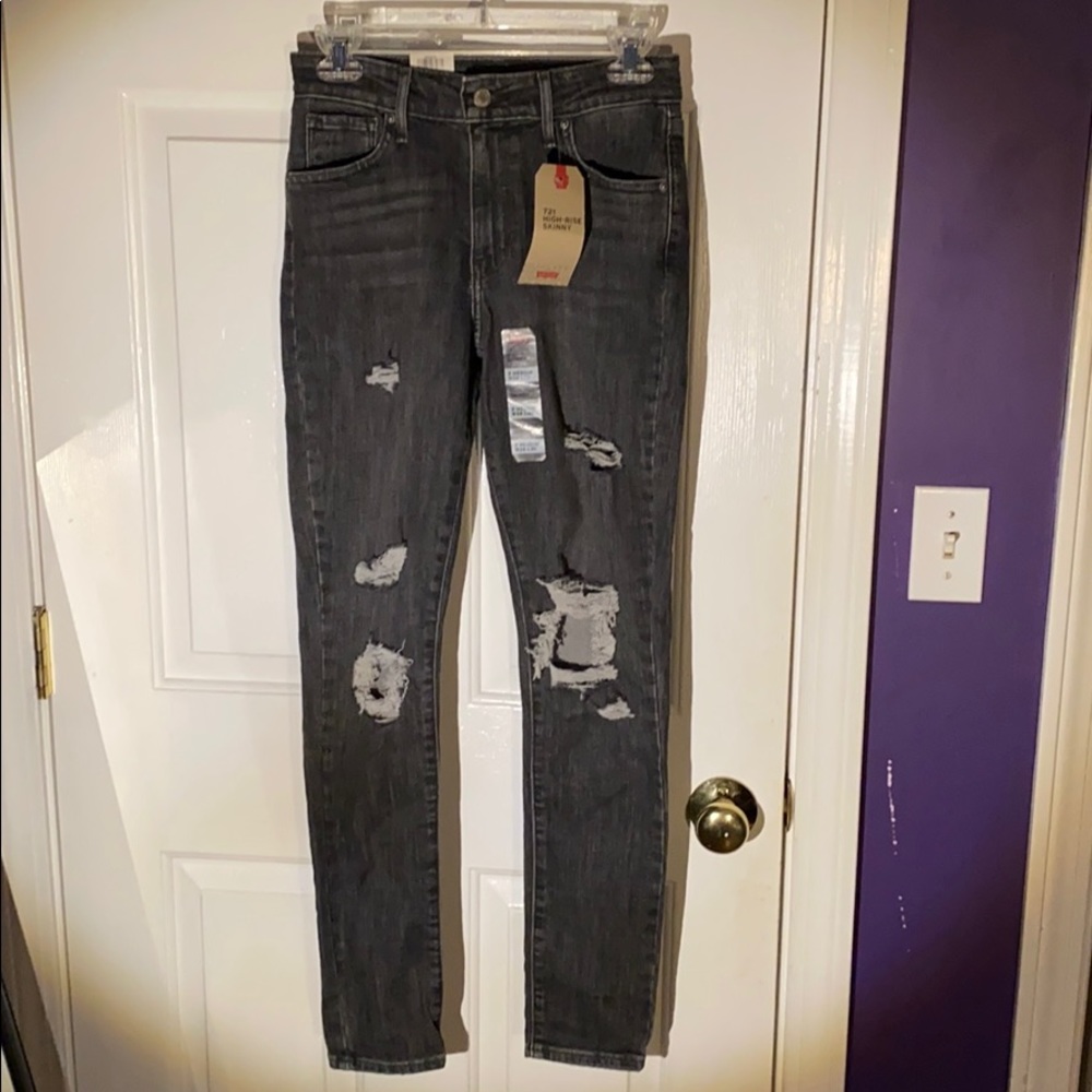 Authentic, never worn Levi’s 721 Skinny